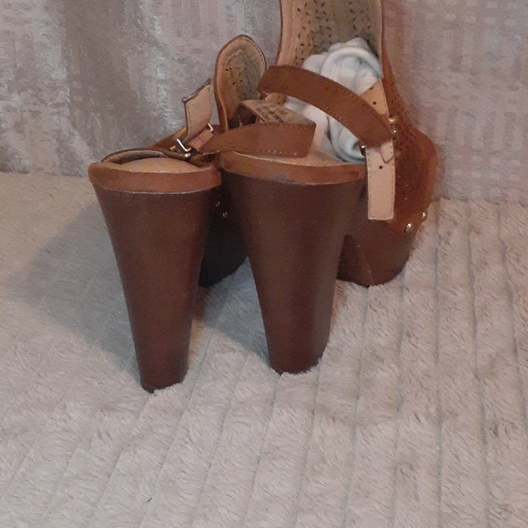 NWT report peep toe heels - Picture 4 of 4